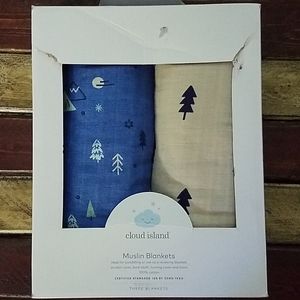 Cloud Island Muslin Blankets